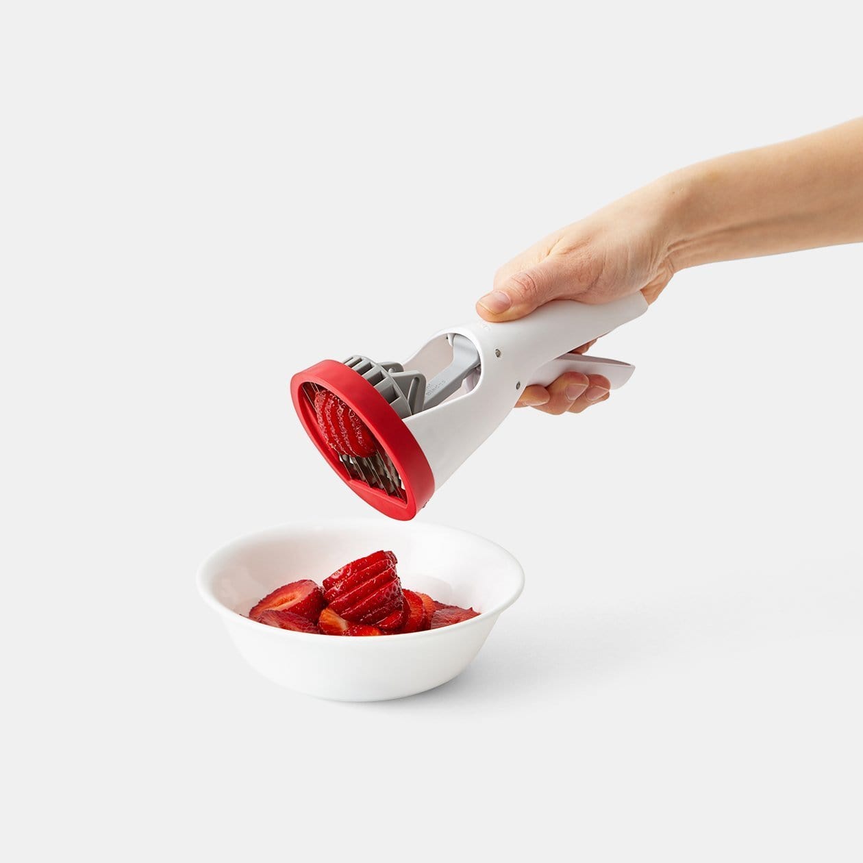 Chef'n Fruit & Vegetable Prep/Cutting & Chopping Slicester Handheld Strawberry Slicer Bundle Item